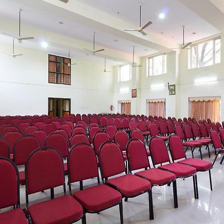 Sree Gokulam Sabari Hotel Chavakkad Eksteriør billede