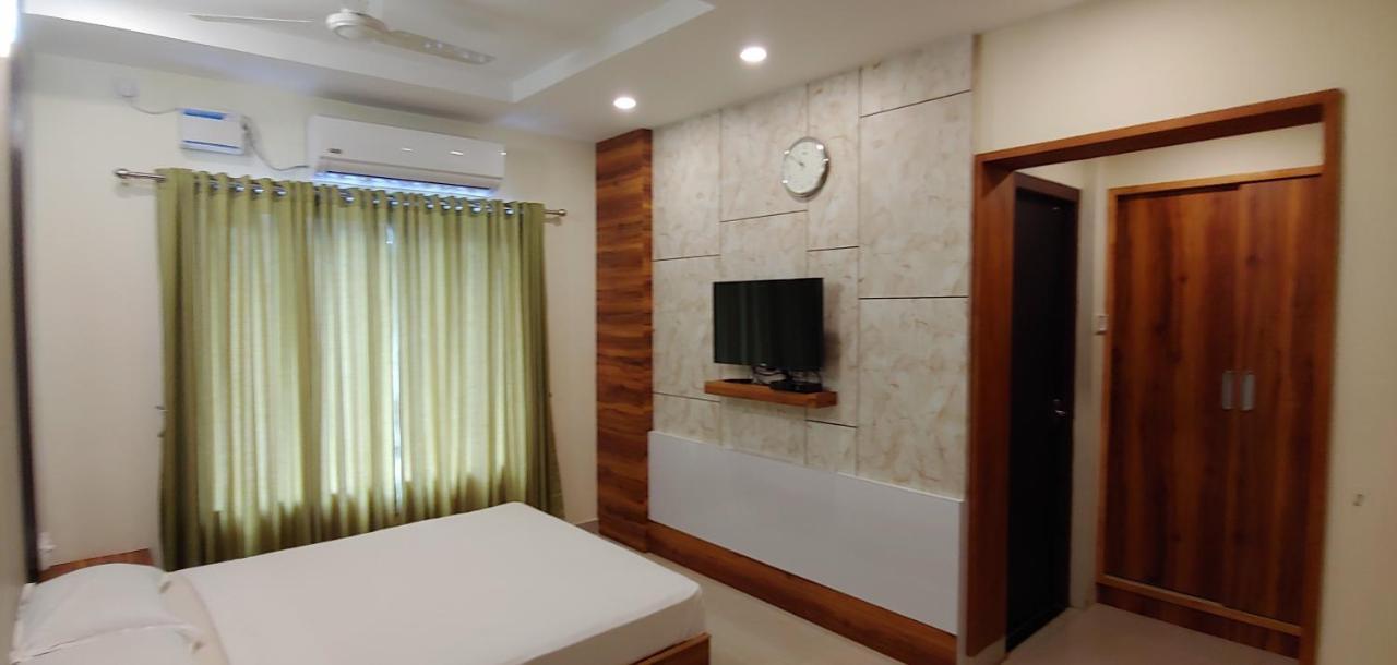 Sree Gokulam Sabari Hotel Chavakkad Eksteriør billede