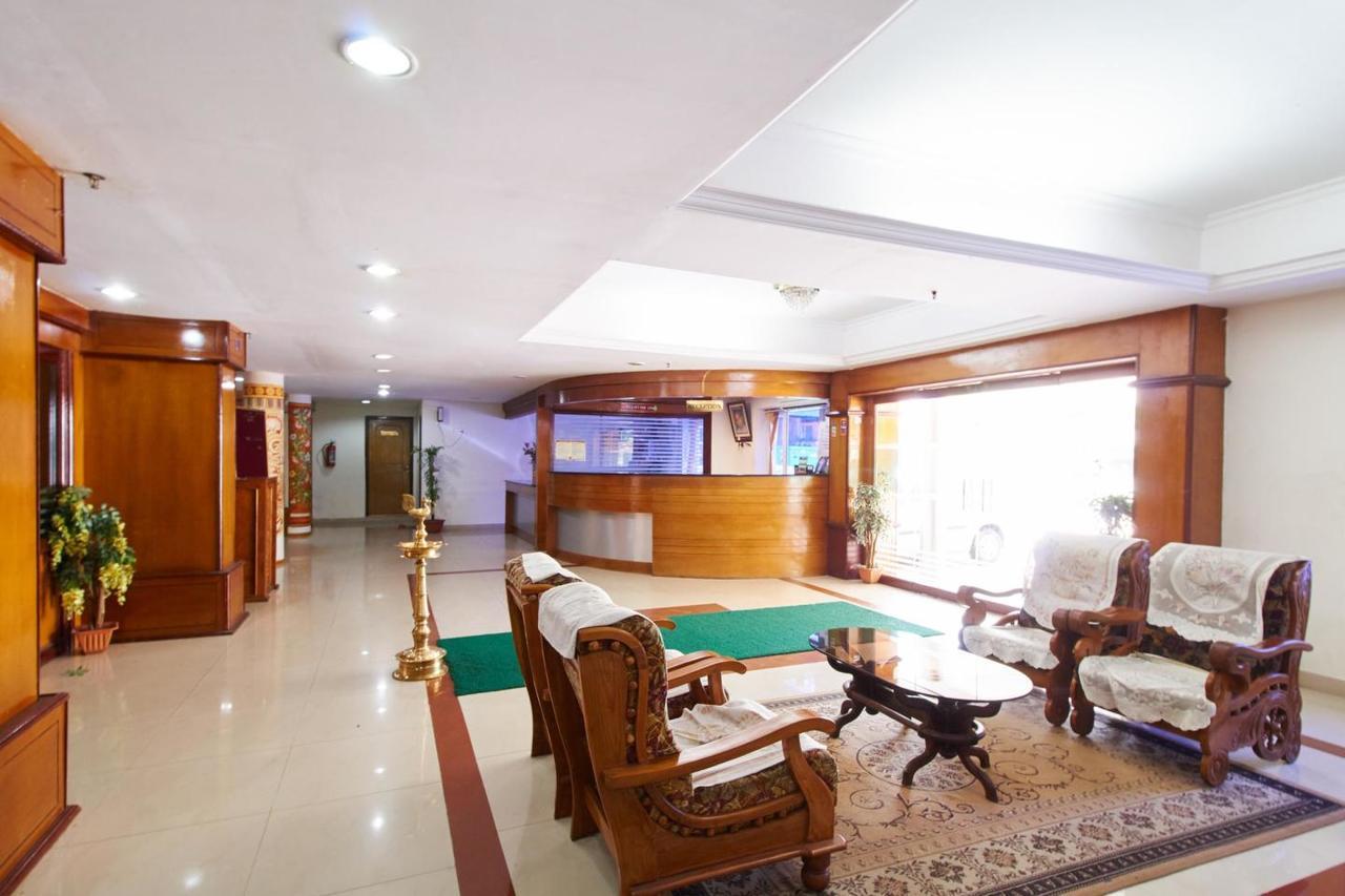Sree Gokulam Sabari Hotel Chavakkad Eksteriør billede