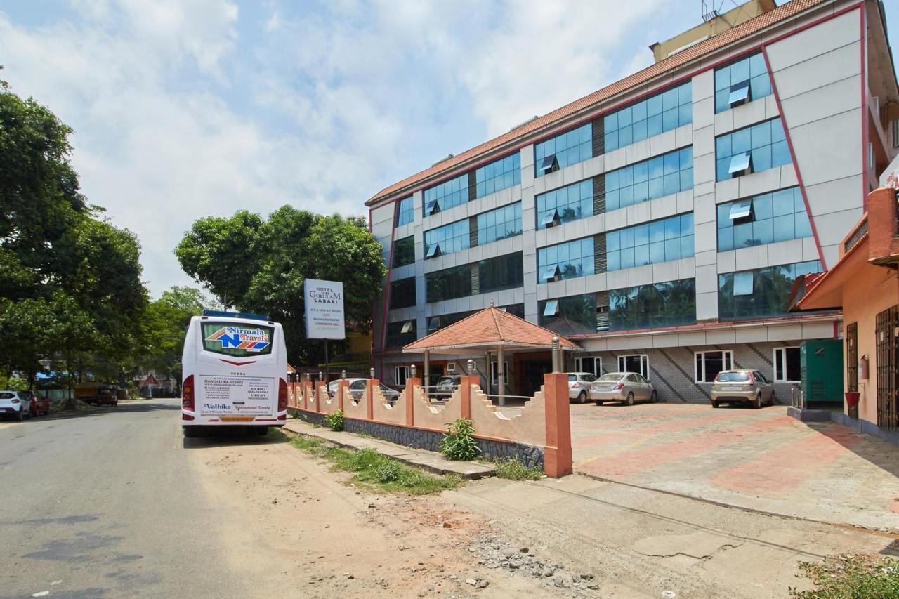 Sree Gokulam Sabari Hotel Chavakkad Eksteriør billede