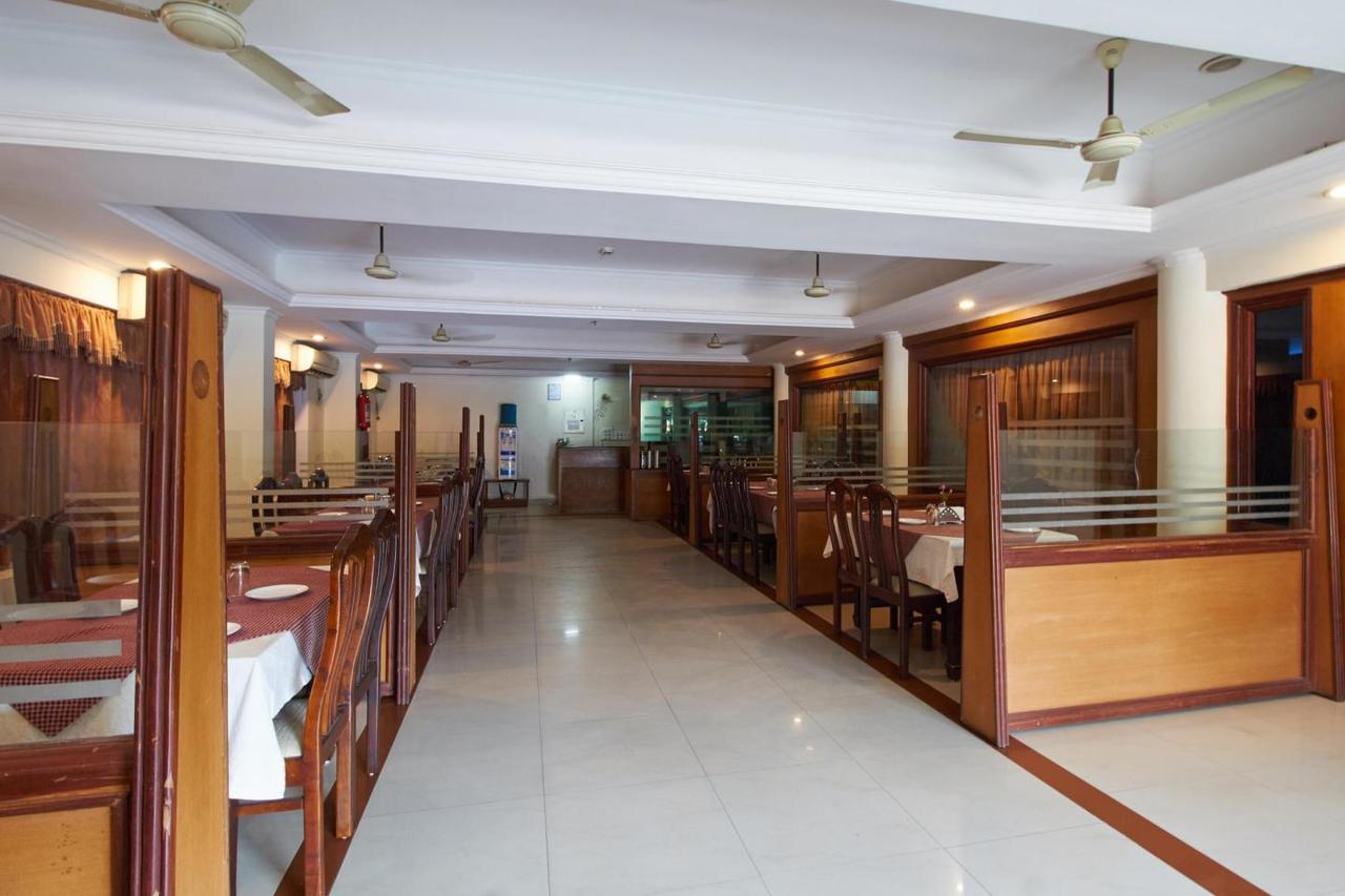 Sree Gokulam Sabari Hotel Chavakkad Eksteriør billede