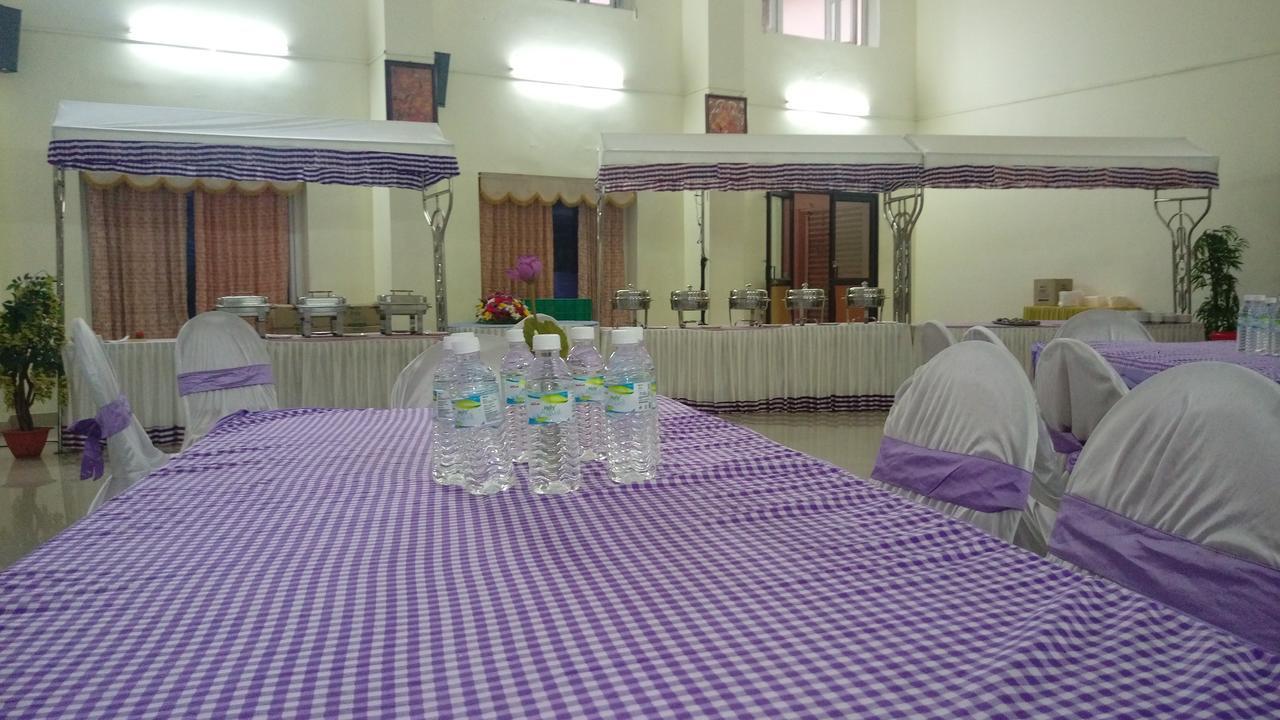 Sree Gokulam Sabari Hotel Chavakkad Eksteriør billede